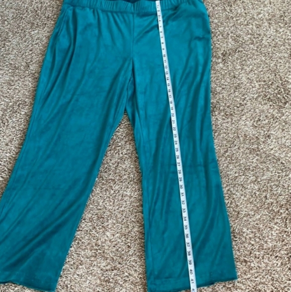 🌞 FABULOUS VALOUR AND RHINESTONE TRACKSUIT - Picture 4 of 5